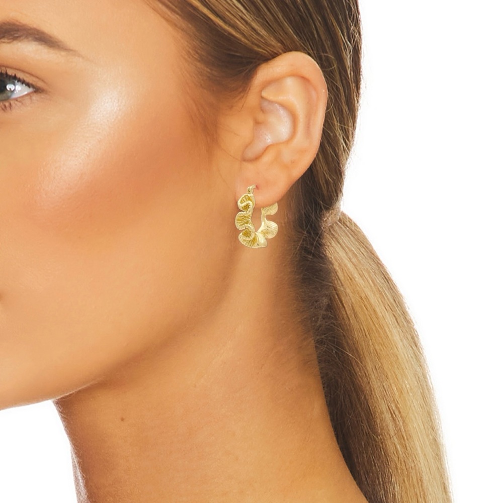 New 18K Gold Plated Ruffled Wave Hoop Earrings Textured Surface Hinge Closure